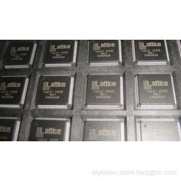 125MHz CPLD Programmable Integrated Circuit TQFP-100 With 6